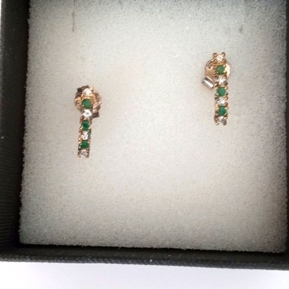 Jewelry - Emerald and Diamond earrings